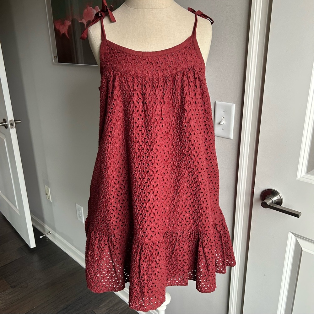 GAP Burgundy Eyelet Mini Dress – Size XS, Adjustable Bow Straps